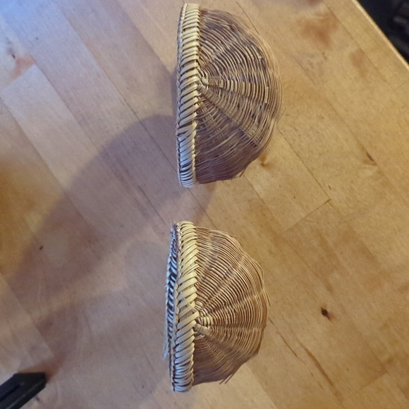 Woven Wicker Straw Baskets Wall Wooden Mount Set of Three Home Decor - Picture 11 of 11